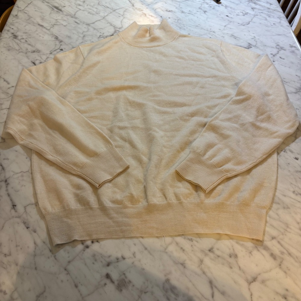 Jos A Bank Mens Cream 100% Merino Wool Mock Neck Sweater Classic Collection M